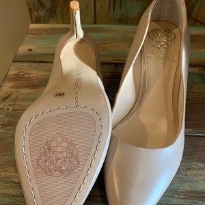 6.5 Jaynita Vince Camuto Nude Pumps